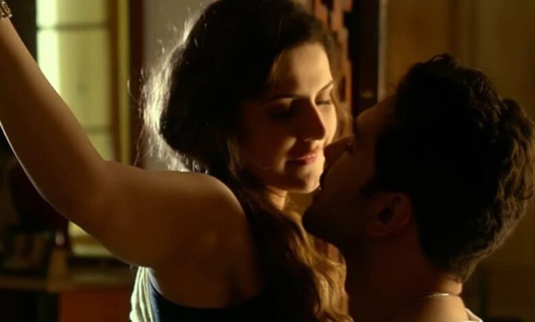 जरीन खान: बोल्ड सीन का खुलासा! 1 22 2025 07 9b0a3ad20f80ab8458419354ad9d095f 16x9