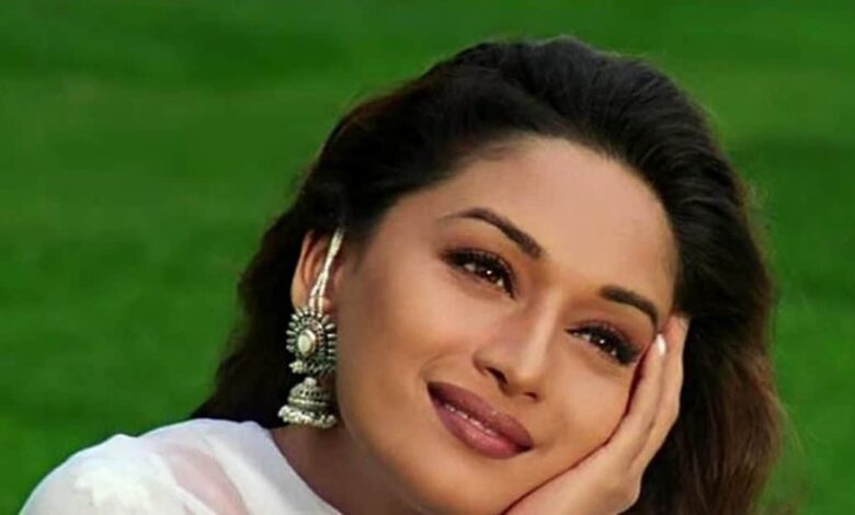 माधुरी दीक्षित के दीवाने थे एम.एफ. हुसैन - जानिए! 1 madhuri dixit 1 2025 07 702a8af3d557f9cd1b29db8ae3629d2e 16x9
